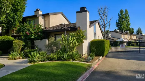 7800 Westfield Rd #34, Bakersfield, CA 93309