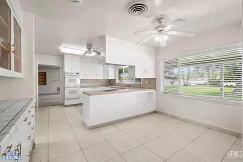 Kitchen - 15821 Central Ave, Wasco, CA 93280 photo 4 of 4