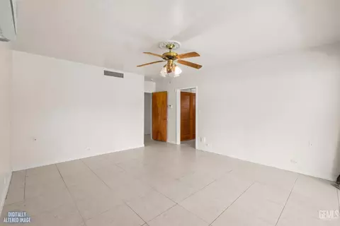 Living - 15821 Central Ave, Wasco, CA 93280 photo 10 of 10