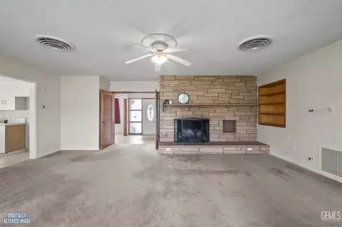 Living - 15821 Central Ave, Wasco, CA 93280 photo 6 of 10