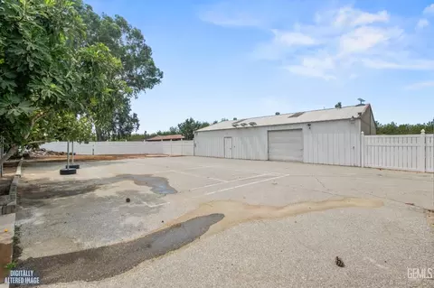 Exterior - 15821 Central Ave, Wasco, CA 93280 photo 15 of 20