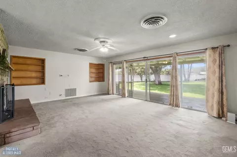 Living - 15821 Central Ave, Wasco, CA 93280 photo 5 of 10