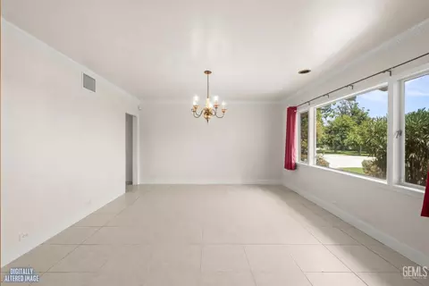 Living - 15821 Central Ave, Wasco, CA 93280 photo 8 of 10