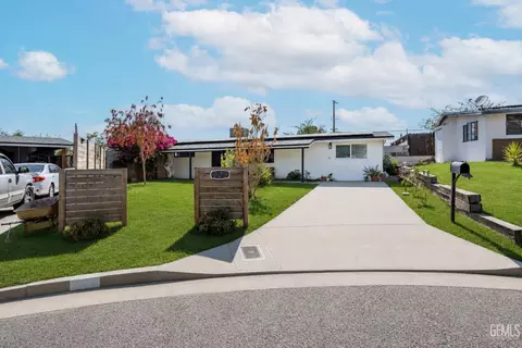 909 Oberlin Ct, Bakersfield, CA 93305