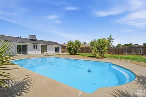 Exterior - 10609 Cave Ave, Bakersfield, CA 93312 photo 2 of 6