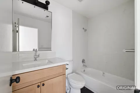 Bath - 10609 Cave Ave, Bakersfield, CA 93312 photo 2 of 4