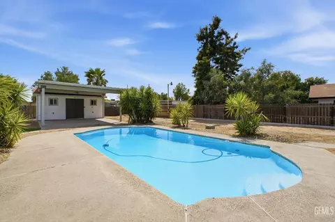 Exterior - 10609 Cave Ave, Bakersfield, CA 93312 photo 5 of 6