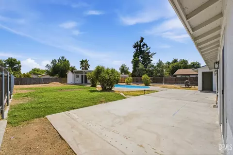 Exterior - 10609 Cave Ave, Bakersfield, CA 93312 photo 4 of 6