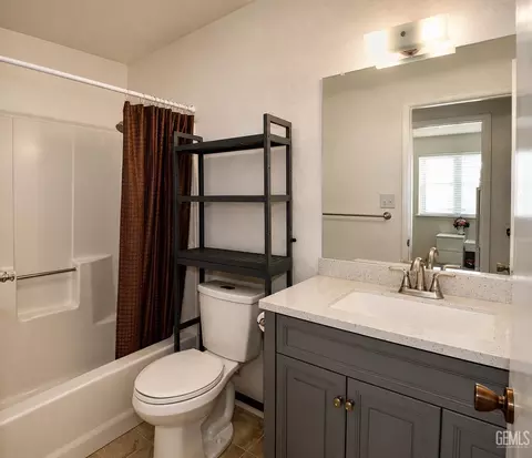 Bath - 21951 Berne, Tehachapi, CA 93561 photo 3 of 3
