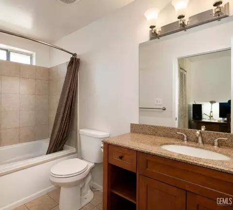 Bath - 21951 Berne, Tehachapi, CA 93561 photo 1 of 3