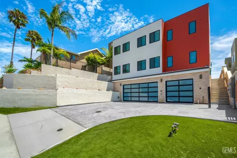 1251 Van Nuys St, San Diego, CA 92109