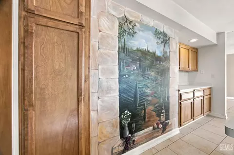 Entry Way - 22608 Mariposa Rd, Tehachapi, CA 93561 photo 2 of 2