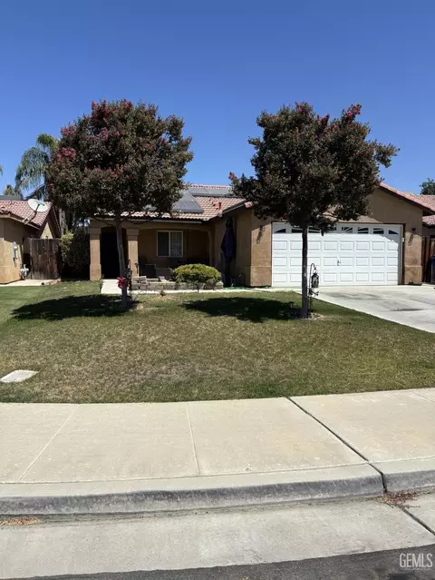 328 W Pilot Ave, Bakersfield, CA 93308