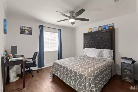 Bedroom - 525 Washington Ave, Taft, CA 93268 photo 2 of 7