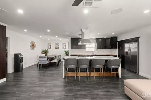 Kitchen - 525 Washington Ave, Taft, CA 93268 photo 1 of 3