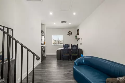 Other - 525 Washington Ave, Taft, CA 93268 photo 2 of 7