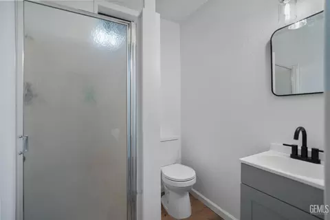 Bath - 24501 Pueblo Ct, Tehachapi, CA 93561 photo 5 of 5