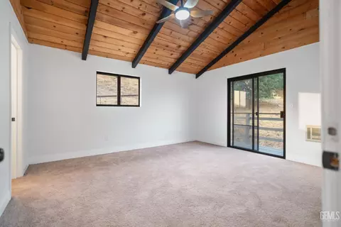Bedroom - 24501 Pueblo Ct, Tehachapi, CA 93561 photo 2 of 6