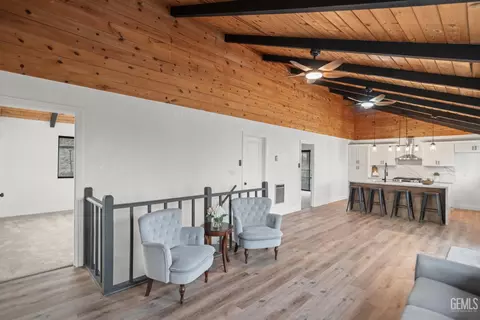 Entry Way - 24501 Pueblo Ct, Tehachapi, CA 93561 photo 1 of 6