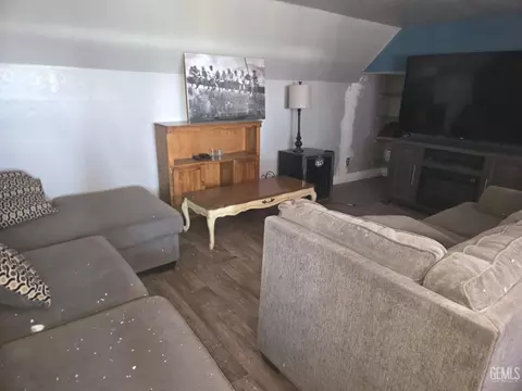 Living - 45766 Carlin Dr, Posey, CA 93260 photo 3 of 4