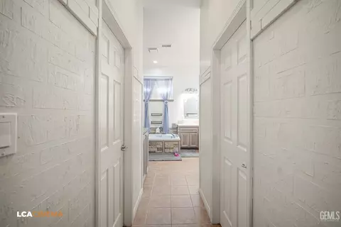 Entry Way - 11338 Tee Box Ln, Taft, CA 93268 photo 3 of 3