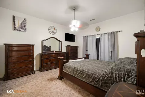 Bedroom - 11338 Tee Box Ln, Taft, CA 93268 photo 3 of 4