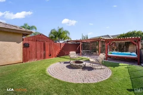 Exterior - 11338 Tee Box Ln, Taft, CA 93268 photo 6 of 14