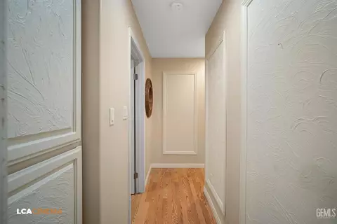 Entry Way - 11338 Tee Box Ln, Taft, CA 93268 photo 2 of 3