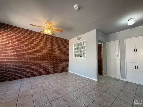 Living - 211 E Woodrow St, Taft, CA 93268 photo 2 of 2