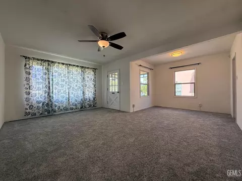 Living - 211 E Woodrow St, Taft, CA 93268 photo 1 of 2