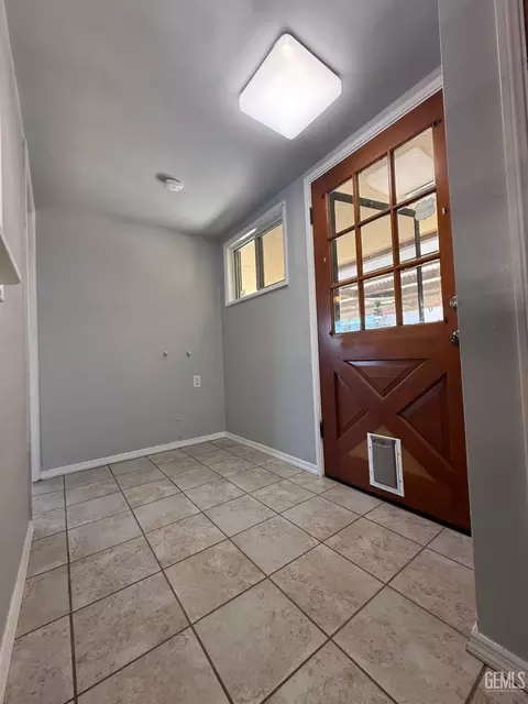 Other - 211 E Woodrow St, Taft, CA 93268 photo 2 of 6