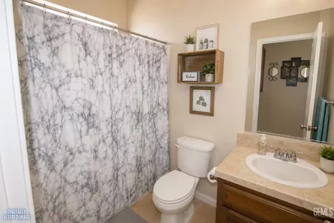 Bath - 319 Count Fleet Way, Bakersfield, CA 93307 photo 1 of 3