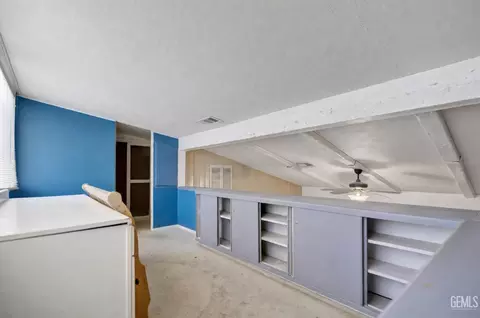 Entry Way - 504 Garfield Ave, Taft, CA 93268 photo 1 of 2