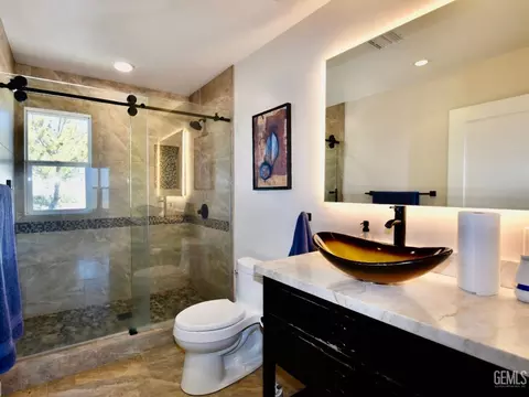 Bath - 22730 Shenadoah, Tehachapi, CA 93561 photo 1 of 1