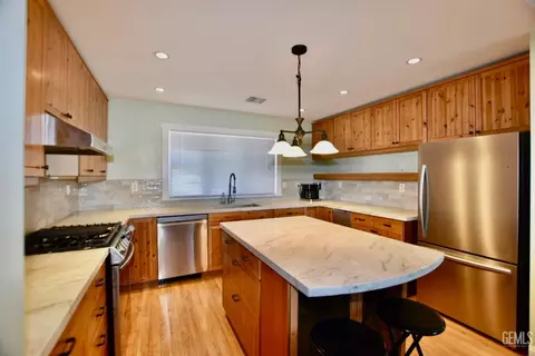 Kitchen - 22730 Shenadoah, Tehachapi, CA 93561 photo 3 of 3