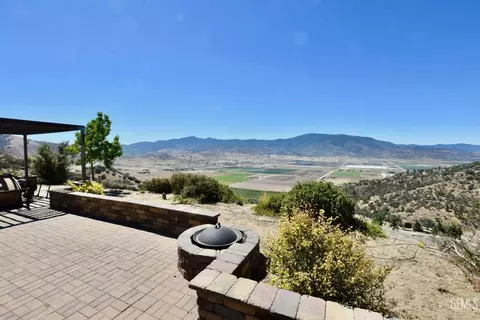 Exterior - 22730 Shenadoah, Tehachapi, CA 93561 photo 3 of 6