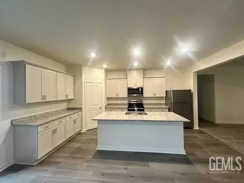 1117 Nectar Pl, Shafter, CA 93263 photo 3