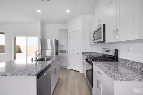 Kitchen - 1236 Acala Ct, Shafter, CA 93263 photo 1 of 2