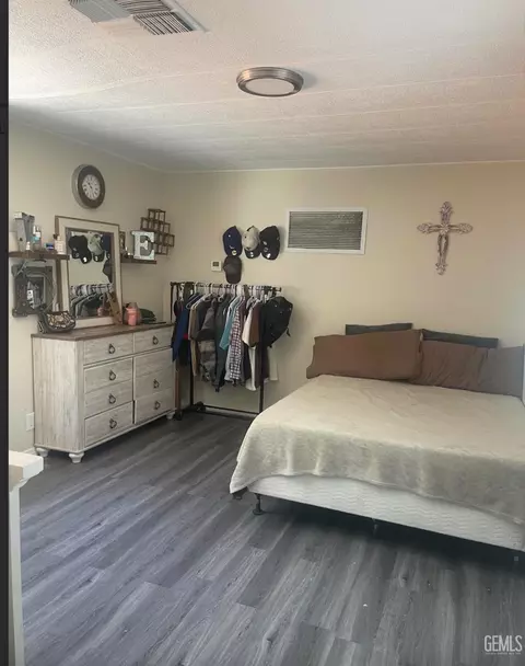 216 Pico St, Taft, CA 93268 photo 8