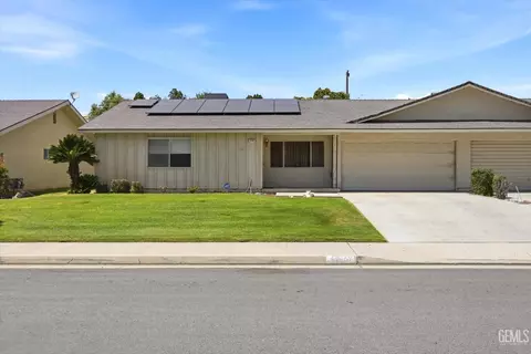 5720 Cypress Point Dr, Bakersfield, CA 93309