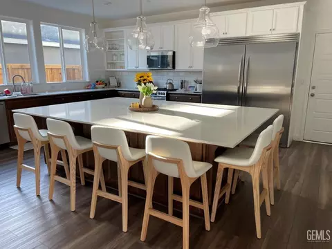 Kitchen - 9411 Eagle Creek Dr, Shafter, CA 93263 photo 1 of 1