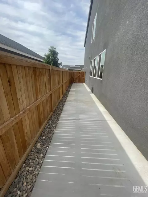 Other - 9411 Eagle Creek Dr, Shafter, CA 93263 photo 6 of 6