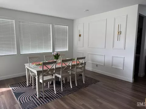 Dining - 9411 Eagle Creek Dr, Shafter, CA 93263 photo 2 of 2