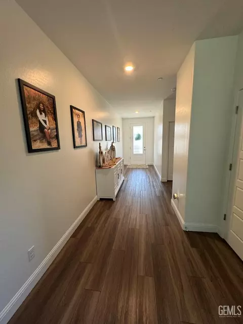 Entry Way - 9411 Eagle Creek Dr, Shafter, CA 93263 photo 1 of 1