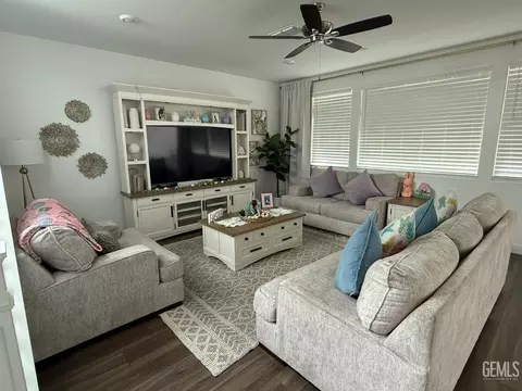 Living - 9411 Eagle Creek Dr, Shafter, CA 93263 photo 1 of 1