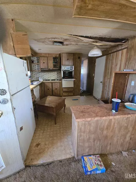 Kitchen - 9109 Navajo Ave, Weldon, CA 93283 photo 1 of 1