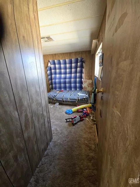 Entry Way - 9109 Navajo Ave, Weldon, CA 93283 photo 2 of 2