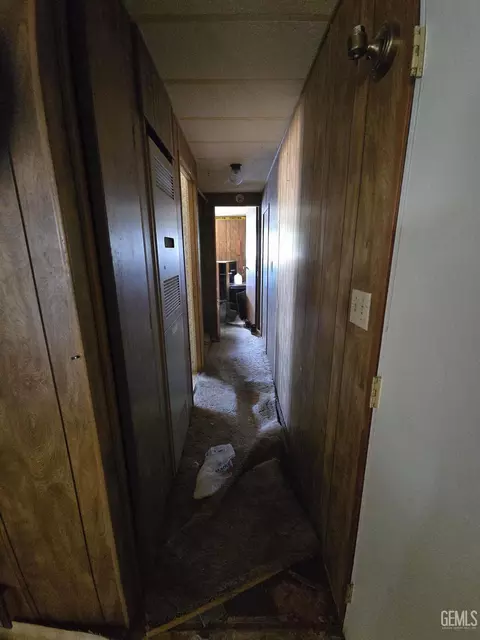 Entry Way - 9109 Navajo Ave, Weldon, CA 93283 photo 1 of 2
