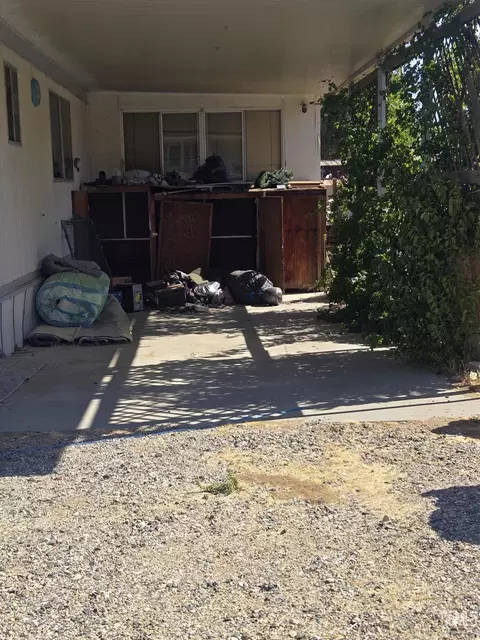 Exterior - 9109 Navajo Ave, Weldon, CA 93283 photo 3 of 4