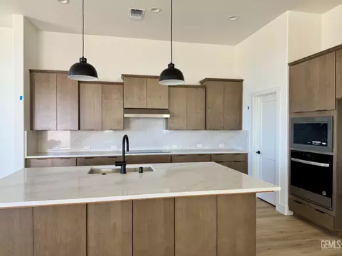 Kitchen - 14736 Whittington St, Bakersfield, CA 93311 photo 2 of 2